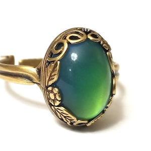 MOOD RING Small Oval Brass Floral Colorful Aurora Rainbow 14 Shades of Colors Adjustable Band Jewelry