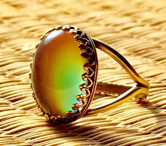 MOOD RING Large Oval Brass Crown Colorful Aurora Rainbow Adjustable Band Jewelry