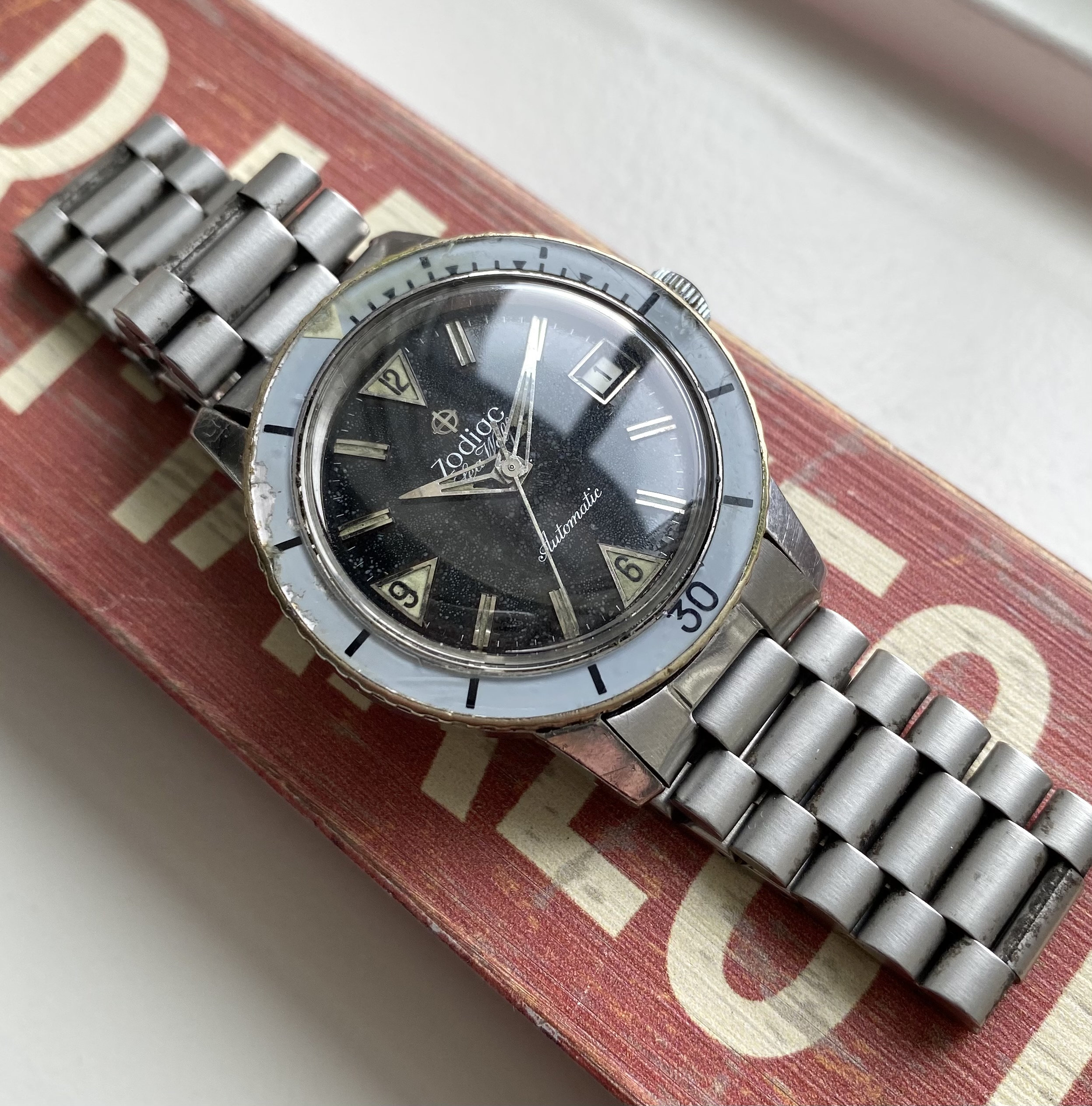 Vintage Zodiac Sea Wolf Automatic Black Gilt Dial Bakelite | Etsy Italia