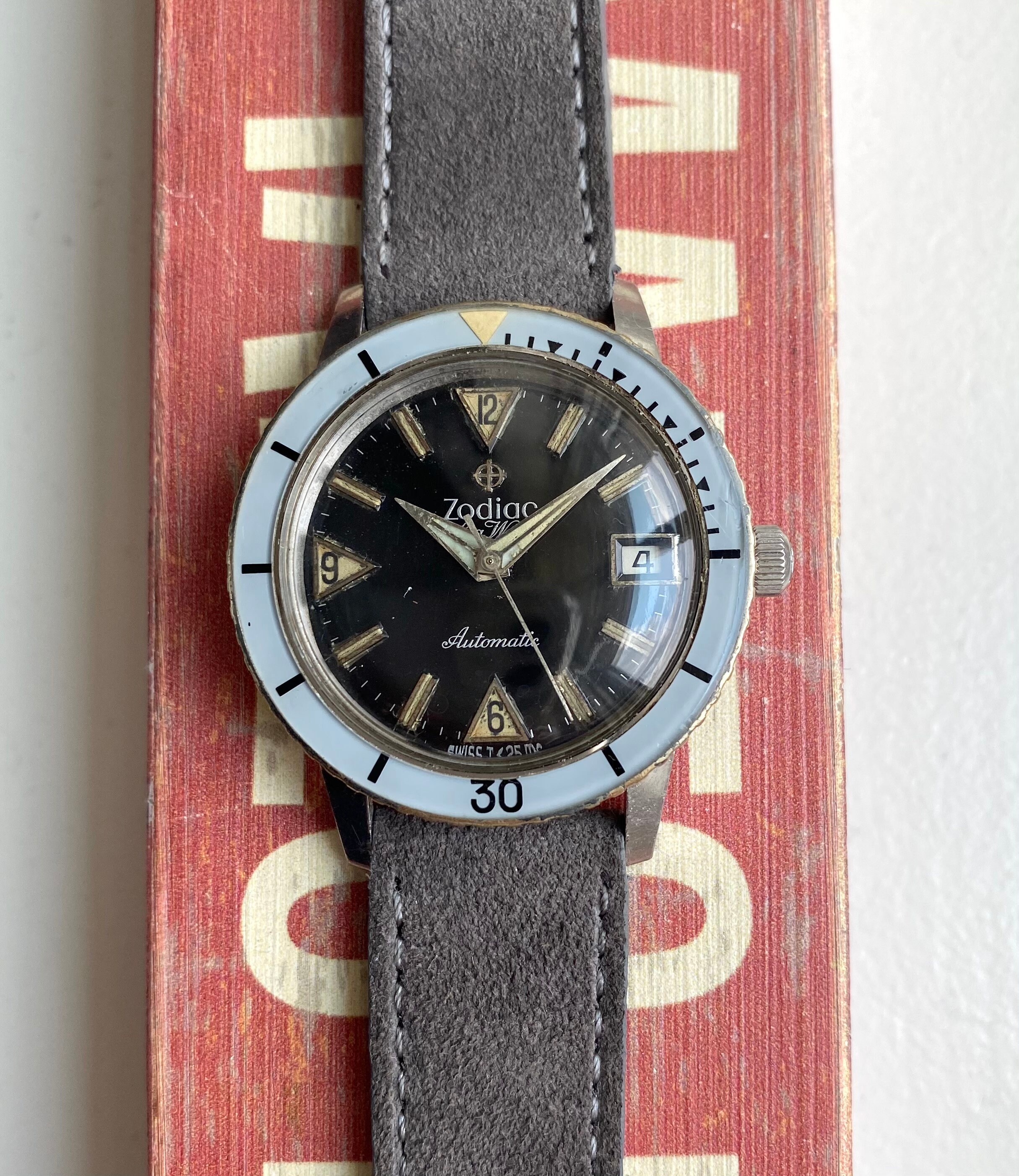 Vintage Zodiac Sea Wolf 50s Automatic Black Gilt Dial Bakelite Etsy