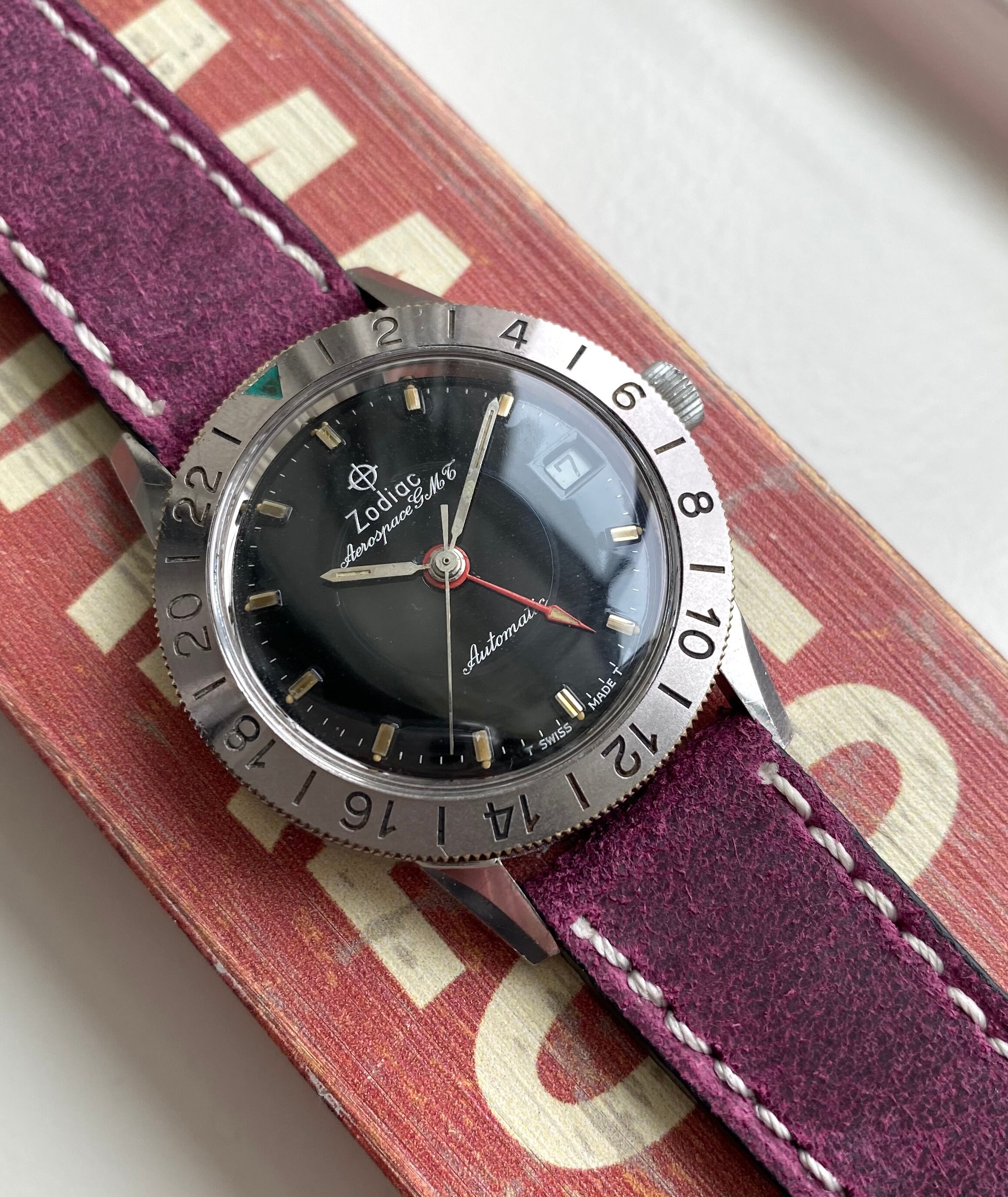 Vintage Zodiac Aerospace GMT Automatic Glossy Black Dial Steel