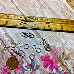 S Shape Hook Clasp, Antique Silver Hook Clasp, Ornate, Celtic Design Hook Clasp, Grandmas Destash Clasp Stash, 25x5mm, 4 sets (AS-SHOOK)