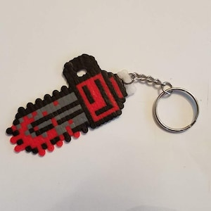 Blutige Kettensäge Schlüsselanhänger, Leatherface Schlüsselanhänger, Texas Chainsaw Massacre Schlüsselanhänger, Horror Schlüsselanhänger, Horror Geschenk, Kettensäge handgemacht mit Perlen