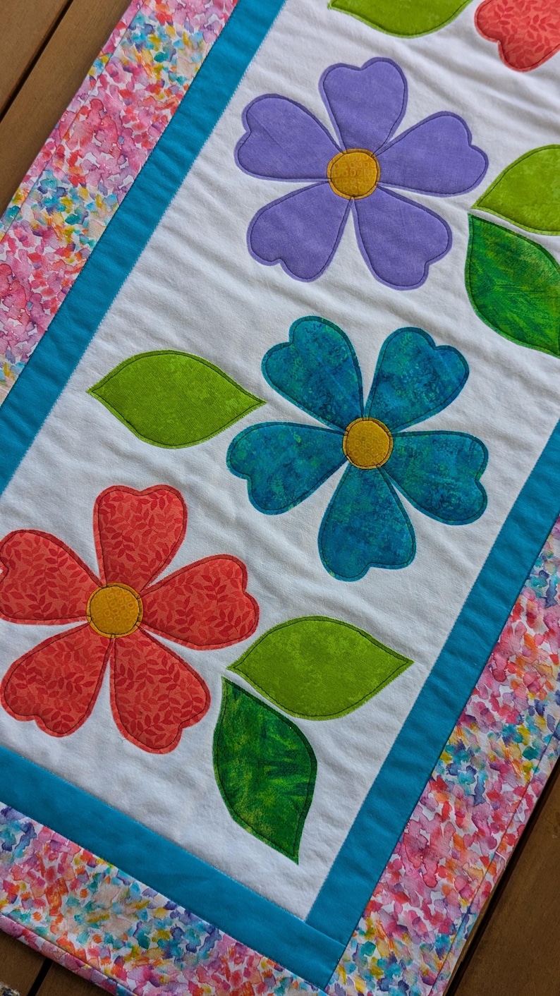 Summer Flowers Table Runner Quilt Pattern | Floral Applique Sewing ...