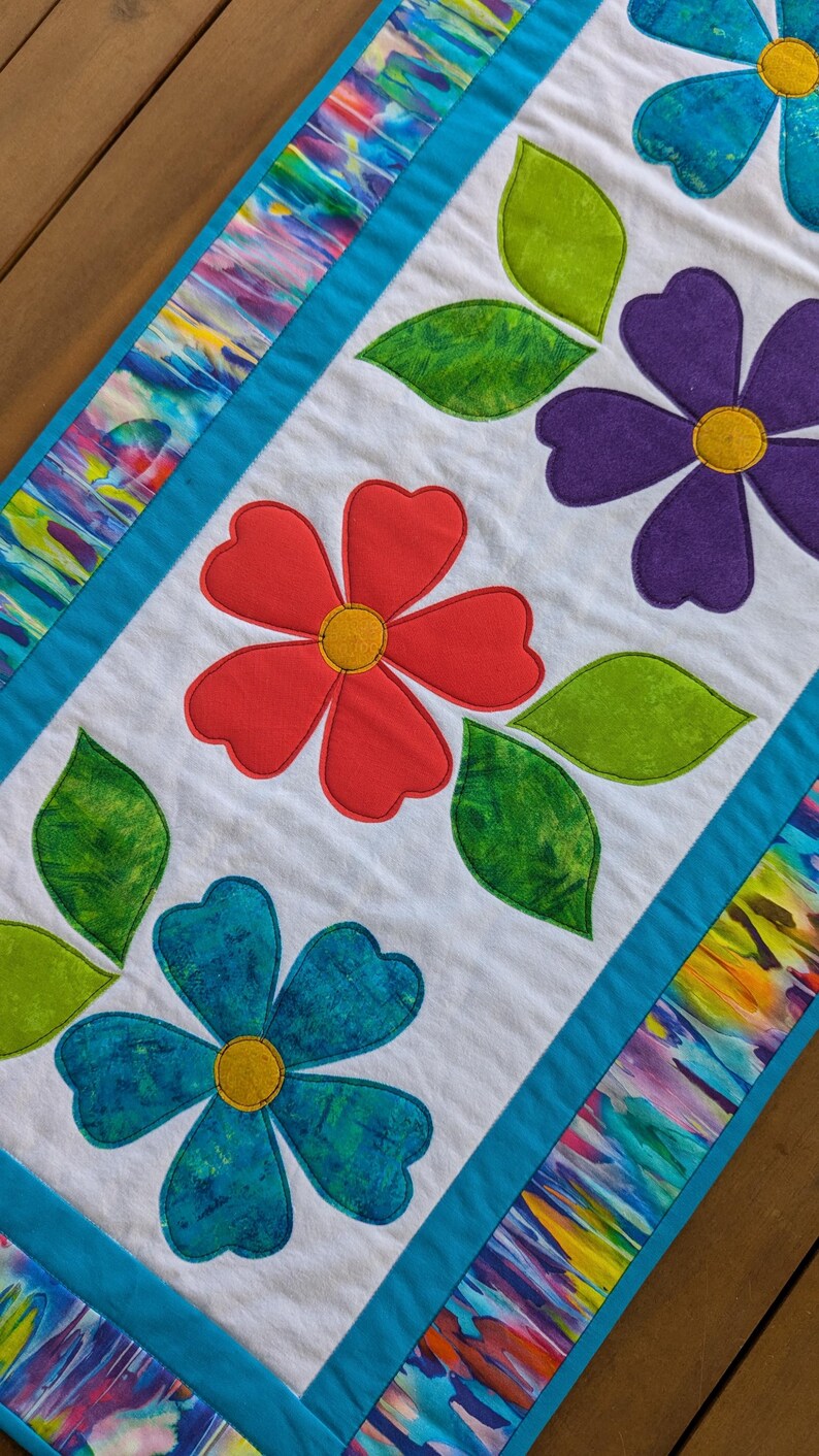Summer Flowers Table Runner Quilt Pattern | Floral Applique Sewing ...