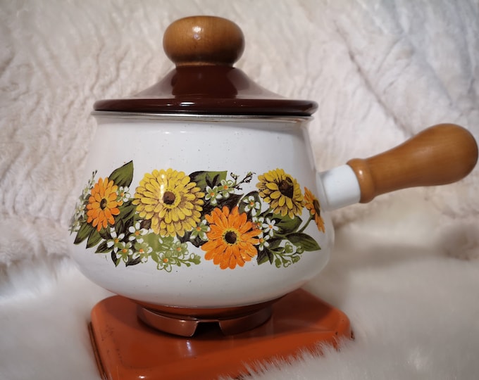 Retro Flower Power Fondue Pot and Stand, Vintage Fondue Set, Enamel, Wood Handle, Daisies, 1970s