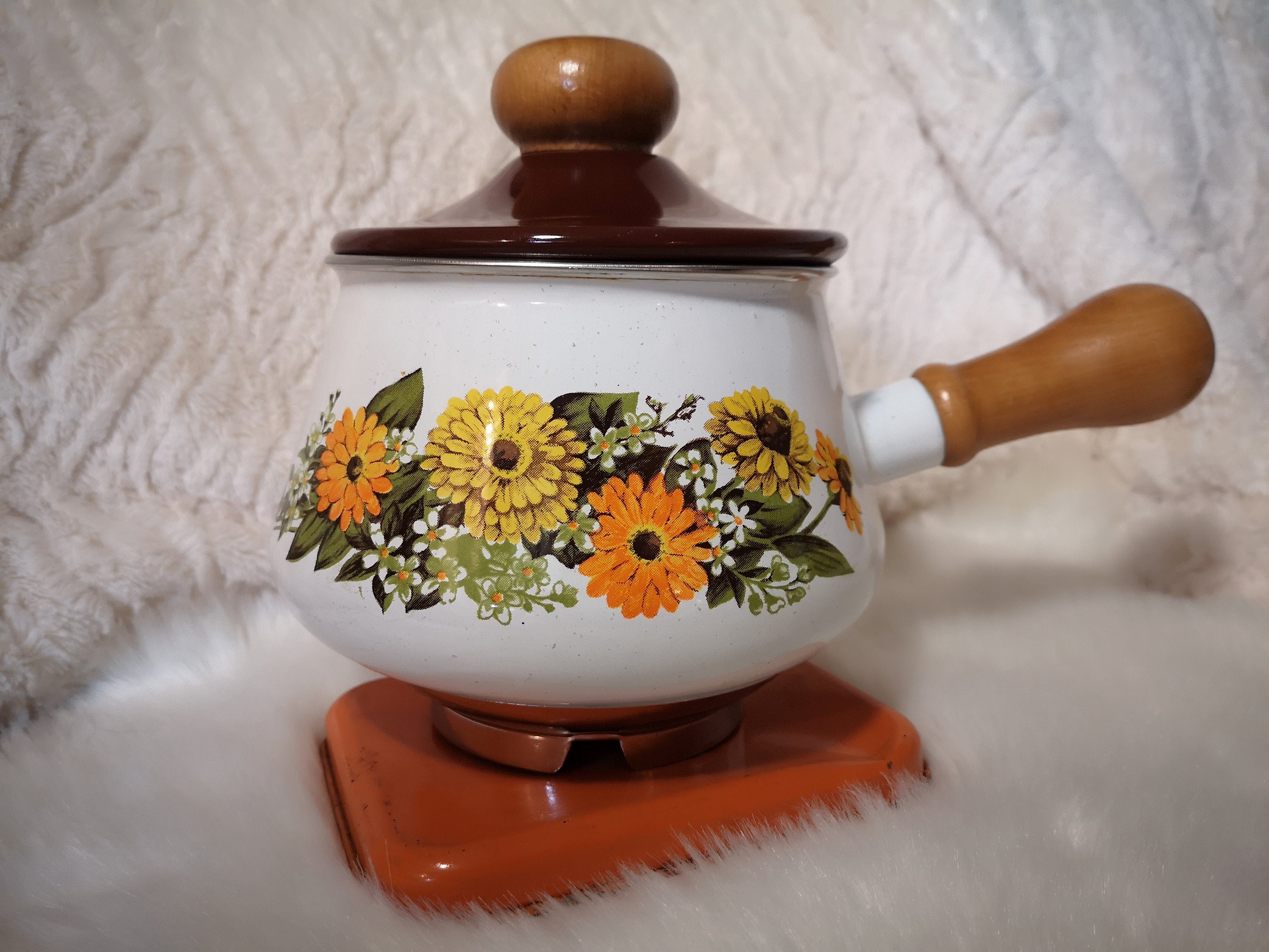 Retro Floral Enamel Cookware Set (c.1970s) – Rush Creek Vintage