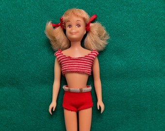 Poupée Skooter Mattel blonde jambes droites -- Meilleur ami de Skipper