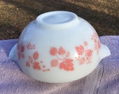 Vintage Pyrex Gooseberry Cinderella Bowl Pink on White 443 2-1 2 quart