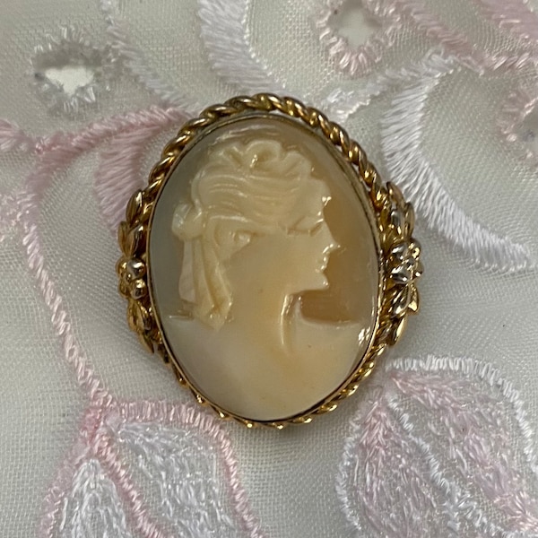 Dixelle 12K GF Vintage Cameo Brooch Pin Pendant Loop