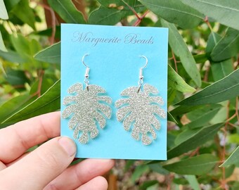 Boucles d'oreilles argentées en forme de feuille de résine | Boucles d'oreilles feuille d'argent | DssFait main