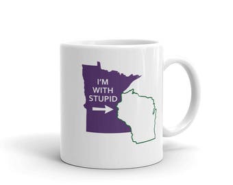 Minnesota Vikings Fan Mug - Football I'm With Stupid Green Bay Packers Wisconsin Tea/Coffee Mug