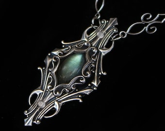Ornate labradorite pendant , romantic elven necklace , gothic victorian necklace , fantasy renaissance jewelry, labradorite necklace, elvish