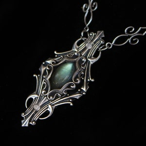 Ornate labradorite pendant , romantic elven necklace , gothic victorian necklace , fantasy renaissance jewelry, labradorite necklace, elvish