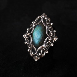 Goth ring , labradorite ring , Edwardian ring , elven ring , raw stone ring , medieval ring , ornate ring , fantasy ring , victorian gothic