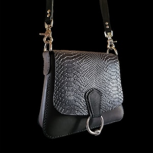 Bolso gótico de piel, bolso de piel de serpiente pitón, bolso bandolera pequeño de piel, monedero gótico, cartera de piel para mujer, bolso mensajero pequeño