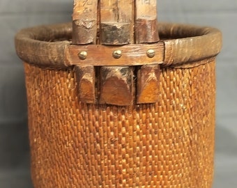 Large Antique CHINESE HAND-WOVEN Rice Gathering Basket.