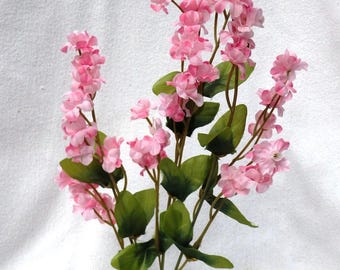 Planta de flores de paniculata de seda suave bicolor rosa de 28 cm con base de piedra.