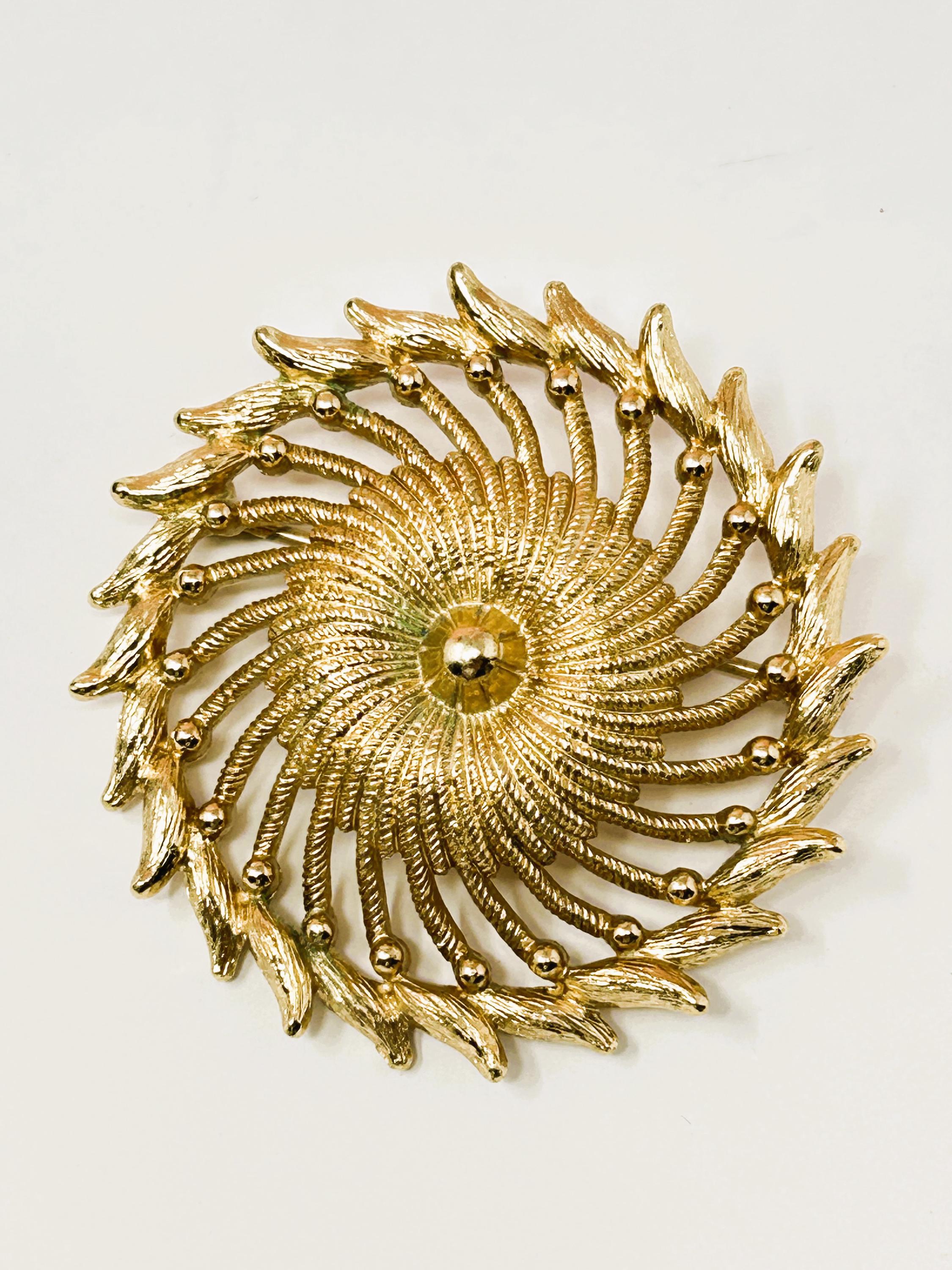 ✾US❃Vintage✾MONET✾ブローチ Monet Vintage Brooch.gold Plated,enamel Angel.rhinestone