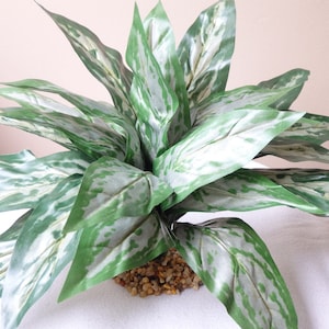 XL SILVER King SWORD Artificial Soft Silk Aquarium Plant w/ Stone base 12&quot;h x 16&quot;w, natural, realistic, life-like, centerpiece