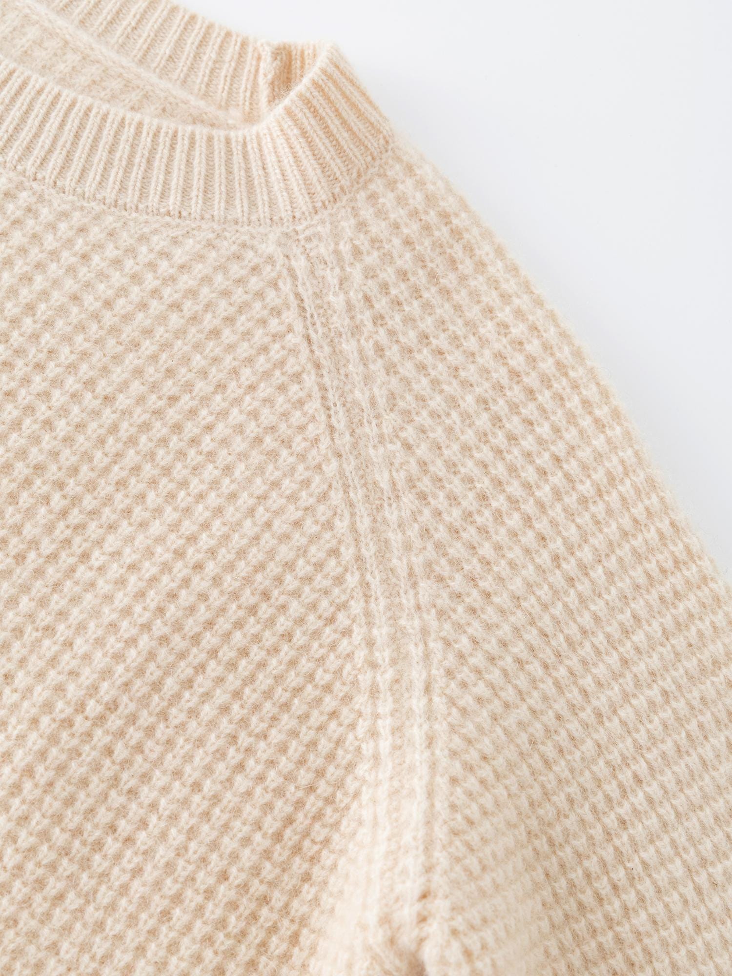 100% Cashmere Waffle-knit Sweater - Relaxed-fit Knit Top in Cream 