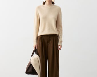 100% Cashmere Crewneck Knit Thick Sweater - Relaxed-Fit Knit Top in Charcoal Grey & Cream
