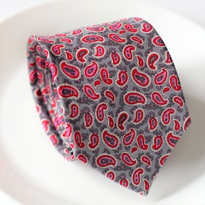 Red Paisley Men&#39;s Tie, Printing Necktie, Vintage Tie, Wedding Tie, Men&#39;s Accessory, On Sales, Gift, Gift For Men, Gift for Wedding