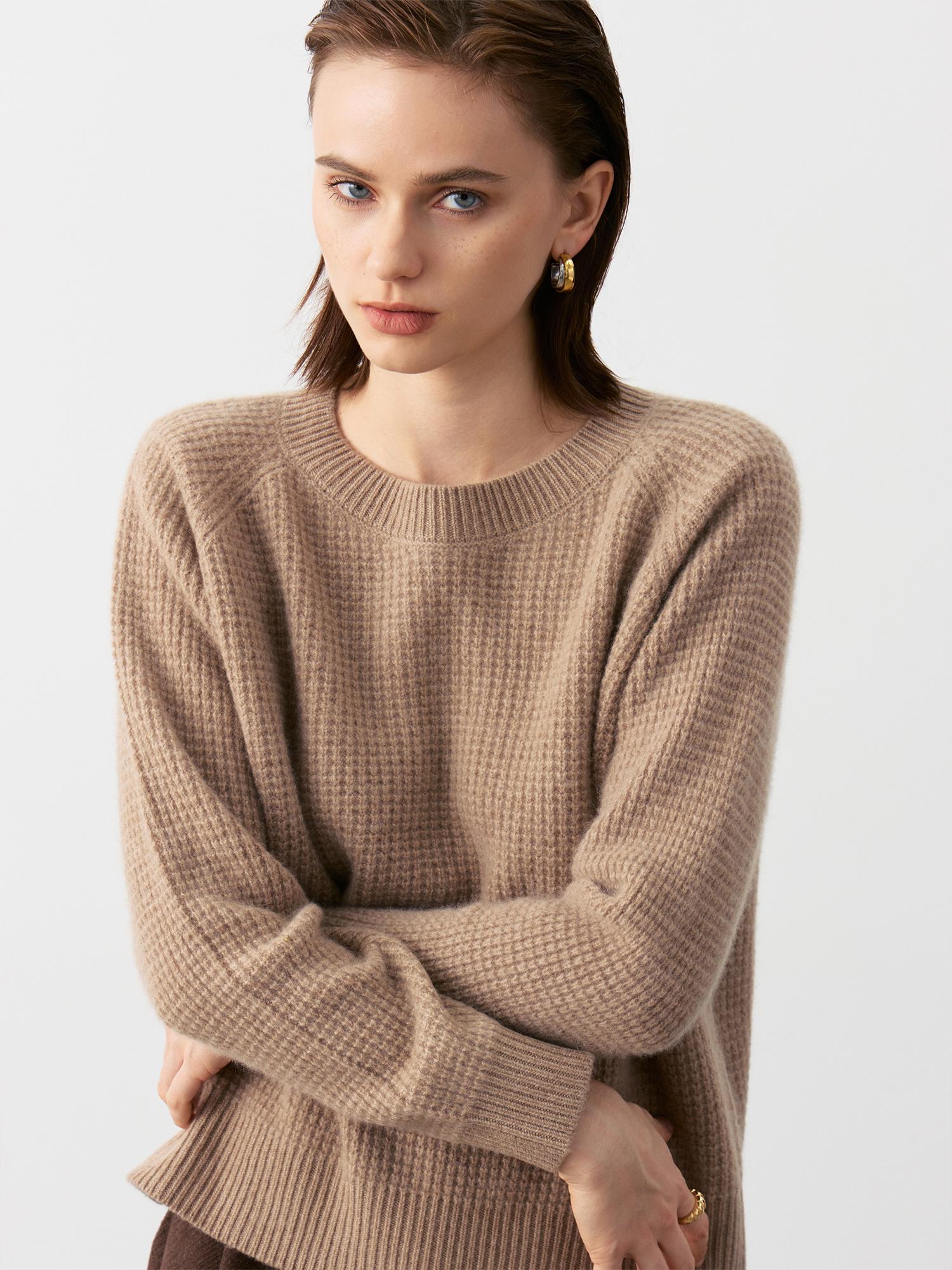100% Cashmere Waffle-knit Sweater - Relaxed-fit Knit Top in Cream 