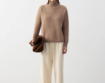 100% Cashmere Turtleneck Waffle-Knit Sweater - Relaxed-Fit Knit Top in Camel & Cream