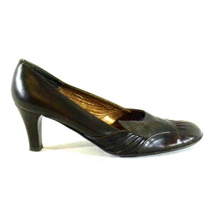 Vintage Women&#39;s  Brown Leather ATEX Slip On Round Toe Wrinkle Mid Heel Court Shoes Size 4 / 37