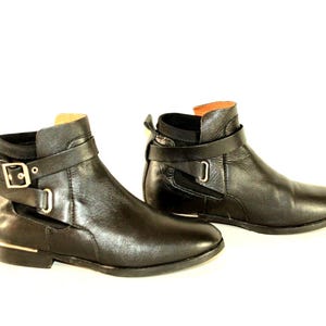 Vintage Black Leather H & M Pull On Elastic Round Toe Low Heel Ankle Biker Boots 3 / 36