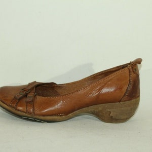 Vintage Women&#39;s Brown Leather BIANCO FOOTWEAR Slip On Court Mid Heel Shoes Size 3 / 36