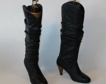 Botas casuais vintage de couro preto H&M com salto alto e rugas, tamanho 3/36