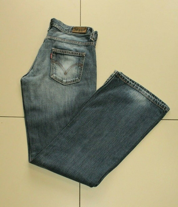 levi's cowgirl jeans