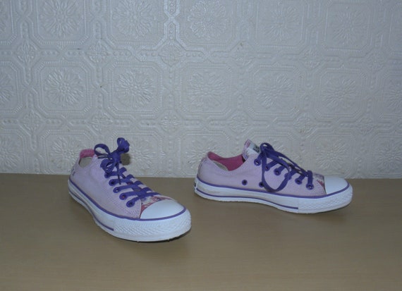 light purple converse