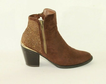 Vintage Women's Brown Looks Suede LINZI Zip Rhinestones High Heel Ankle Boots Size 5 /38