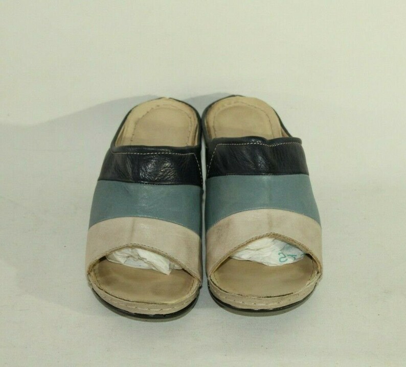 pavers ladies sandals size 2