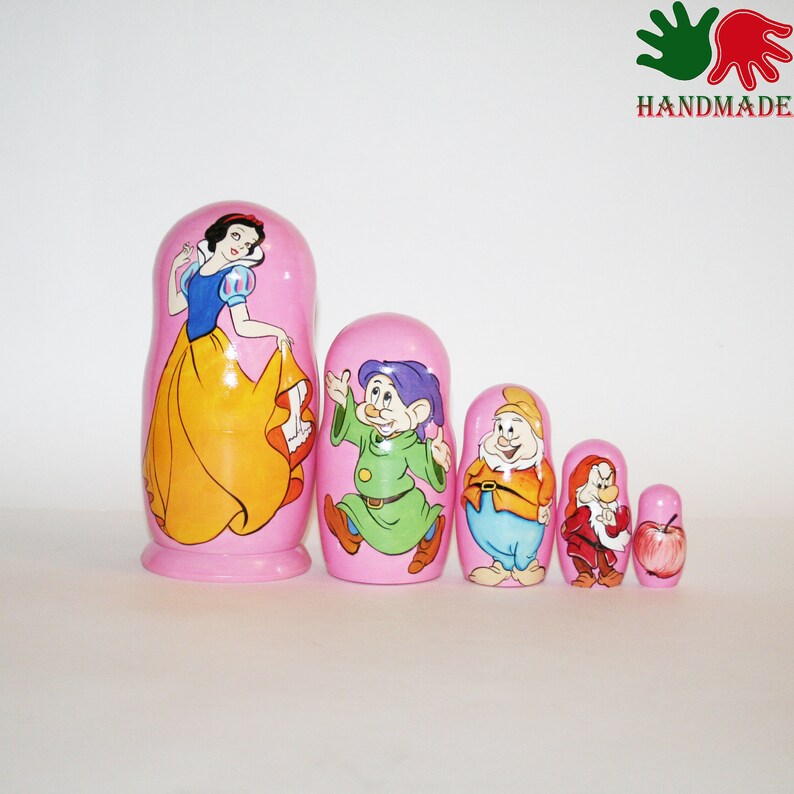 snow white nesting dolls