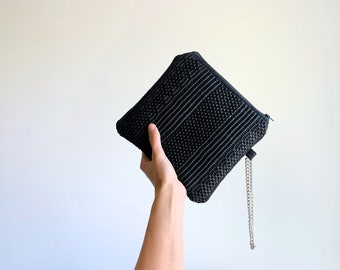 Black raffia bag, elegant wrist clutch, vegan bag handmade in Italy, raffia ceremony clutch, women's evening bag