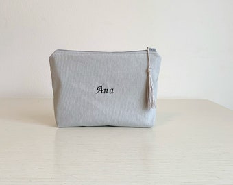 personalized women's beauty case, makeup clutch bag with embroidered name, customizable makeup case with name, customizable cosmetic bag