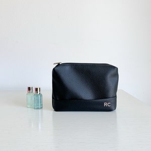 beauty case personalizzato in pelle vegan, astuccio personalizzato con nome, trousse personalizzabile, beauty case uomo donna con iniziali