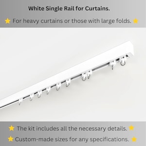 Peut inclure: Ensemble de trois mugs en céramique avec une finition mate et mouchetée. Les tasses sont de couleur crème, gris clair et gris foncé. Chaque mug a un design simple et minimaliste avec une anse arrondie.