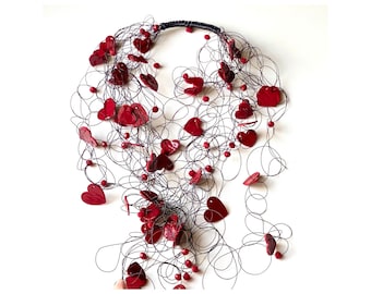 Collar de corazones de nube