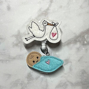 Portatarjetas retráctil de cigüeña y bebé/Portatarjetas de cigüeña/Portatarjetas de enfermera de parto y alumbramiento/Portatarjetas retráctil para identificación/Regalo para partera