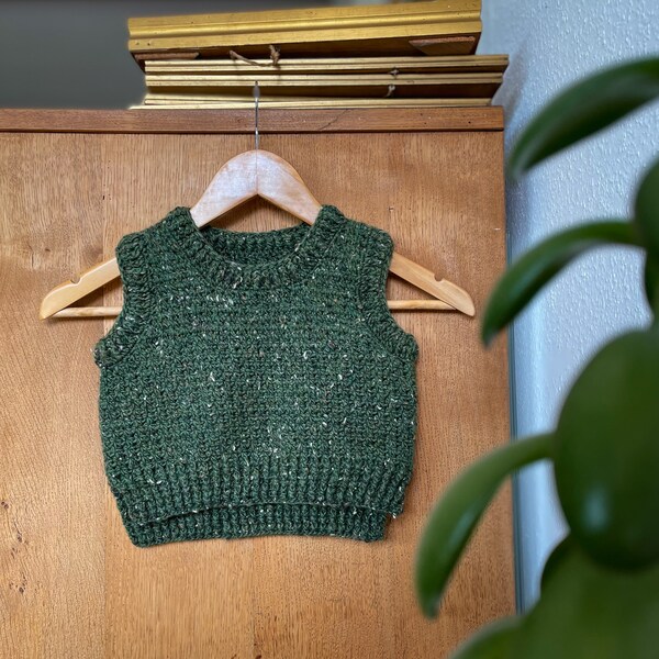 CHILDREN'S VEST Crochet Pattern / Unisex Crochet Sweater Vest / Round neck baby crochet slipover PDF/ Finlay Vest