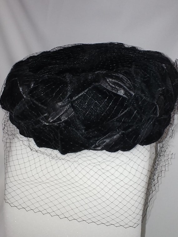 Vintage Woman's Black Velvet and Satin Braided Hat - image 5