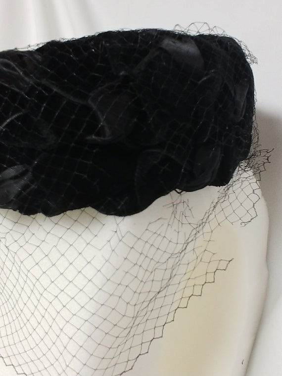 Vintage Woman's Black Velvet and Satin Braided Hat - image 3