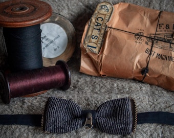 Steampunk bowtie with zipper details ; Dark fashion ; Gothic style for Dark Days ; Winter must-have