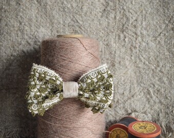 Boho bowtie with Vintage Green Ribbon ; Delicate style ; Boho Marriage Must-have ; Natural fashion
