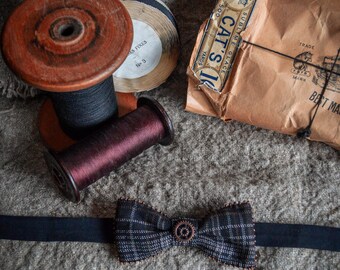 Steampunk bowtie with copper-coloured details ; Dark fashion ; Gothic style for Dark Days ; Winter must-have